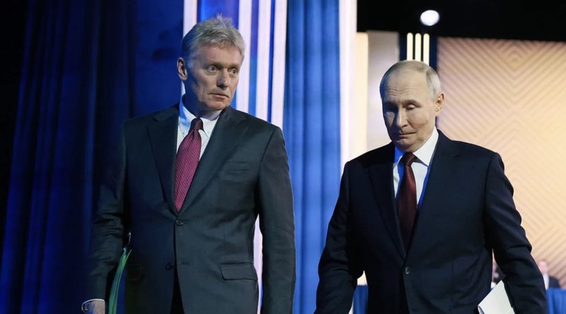 Rysslands president Vladimir Putin till höger i bild och hans talesperson Dmitrij Peskov till vänster. Foto: Mikhail Metzel/Sputnik/Kreml/poolfoto via AP/TT Rysslands president Vladimir Putin till höger i bild och hans talesperson Dmitrij Peskov till vänster. Foto: Mikhail Metzel/Sputnik/Kreml/poolfoto via AP/TT